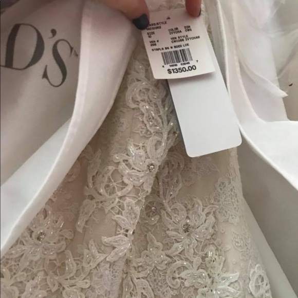 Brand New David’s Bridal Wedding Dress - Picture 4 of 4